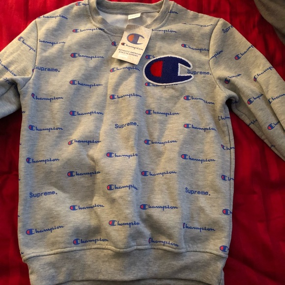 Great quality sweater fits a size XS! - Picture 2 of 4